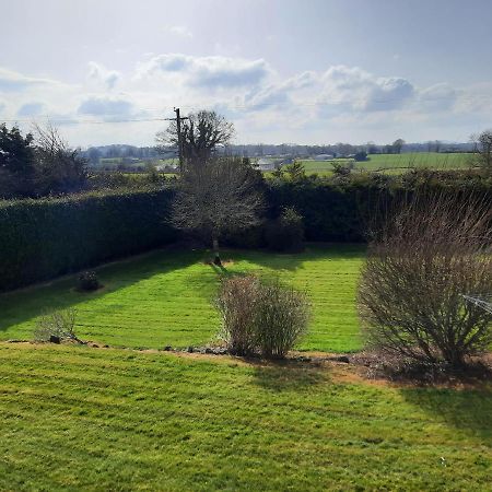 4 Bedroom, 15 Min To Limerick City Quiet Retreat. Exterior foto
